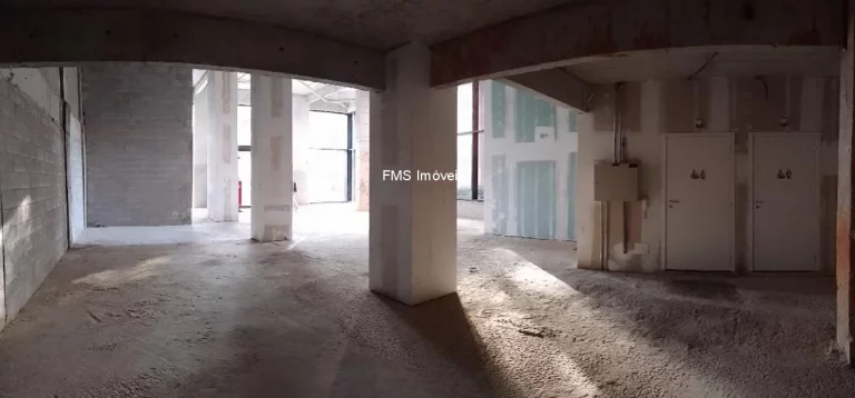 Imagem Loja comercial para locação em São Paulo-SP, Moema: com 1 banheiro e 240m² de área.