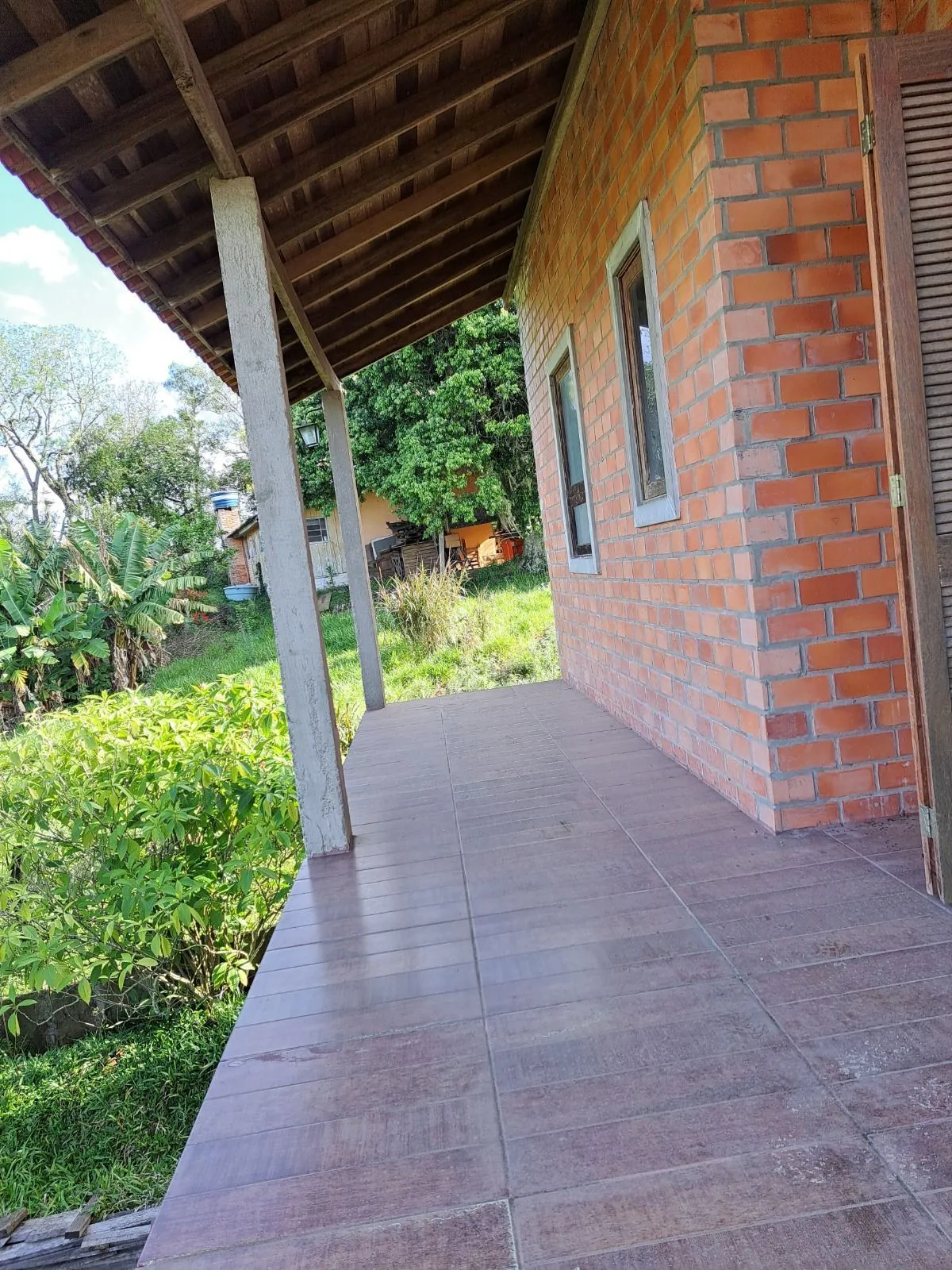Imagem Sobrado 200m² privativos, 4 dormitórios 1 suíte e 2 vagas cobertas - Gravataí