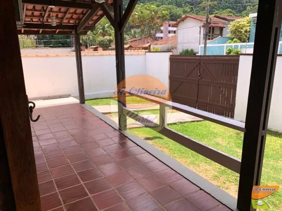 Imagem Casa 04 Dormitórios ( 01 suíte ) 250 metros da Praia - Praia das Toninhas