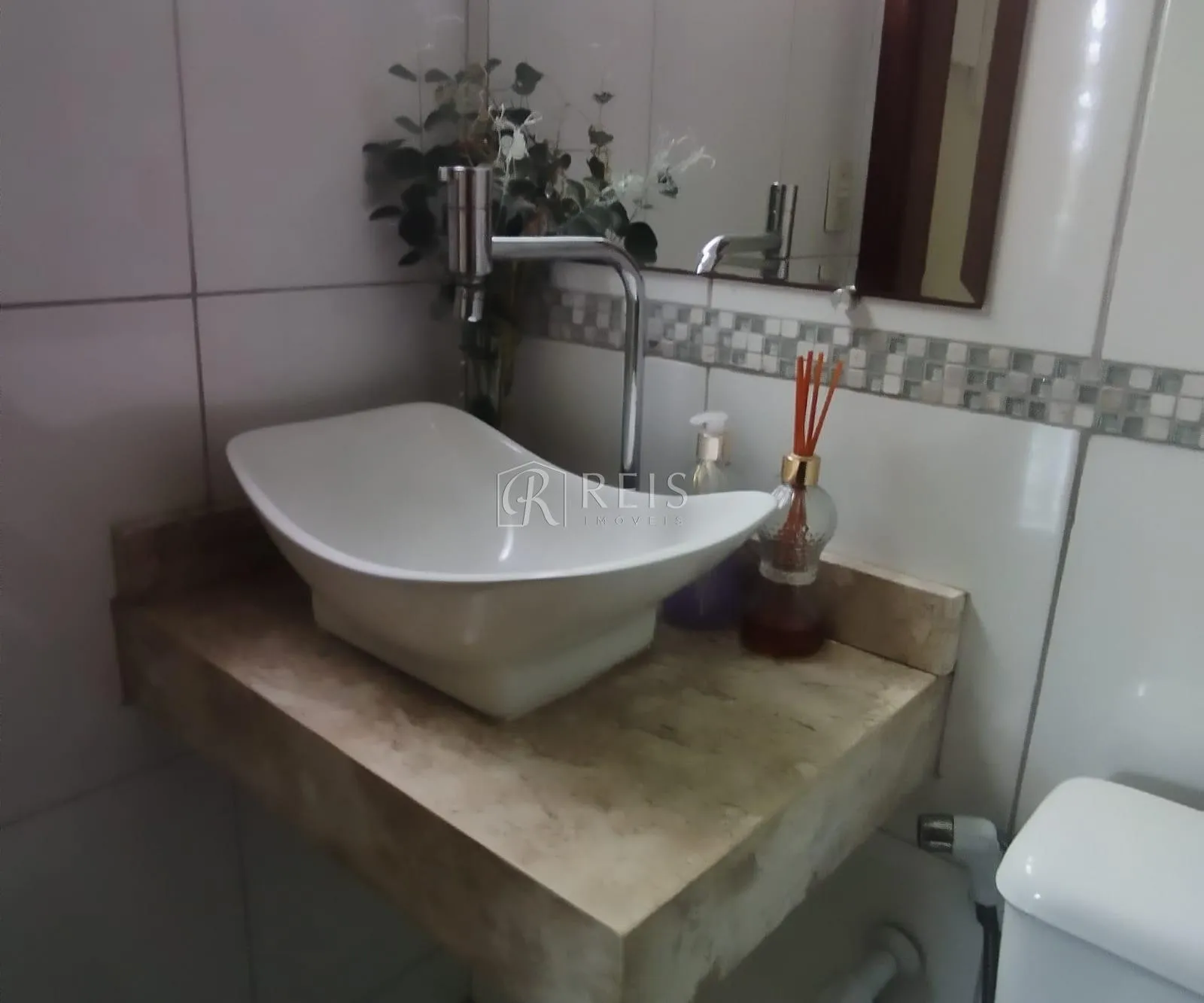 Imagem Apartamento para Venda em Rio das Ostras, Bosque da Praia, 3 dormitórios, 3 suítes, 5 banheiros, 2 vagas