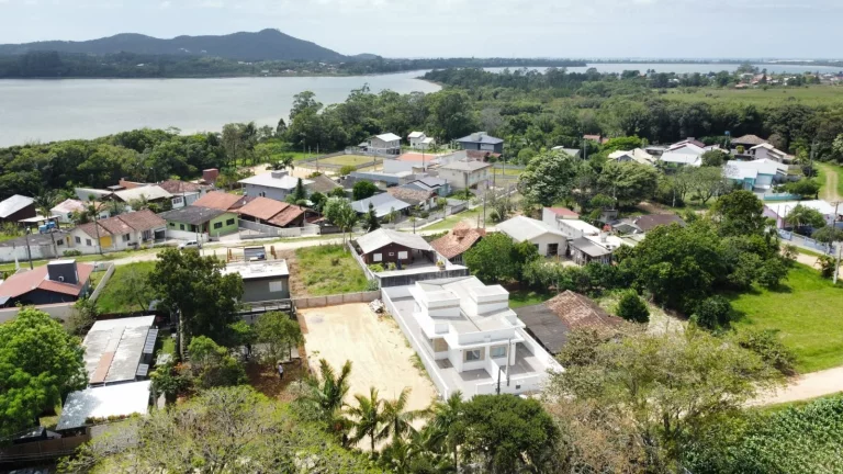 Imagem Casa Geminada no Alto Arroio, Imbituba-SC, 300m da Lagoa de Ibiraquera, apta a financiar!