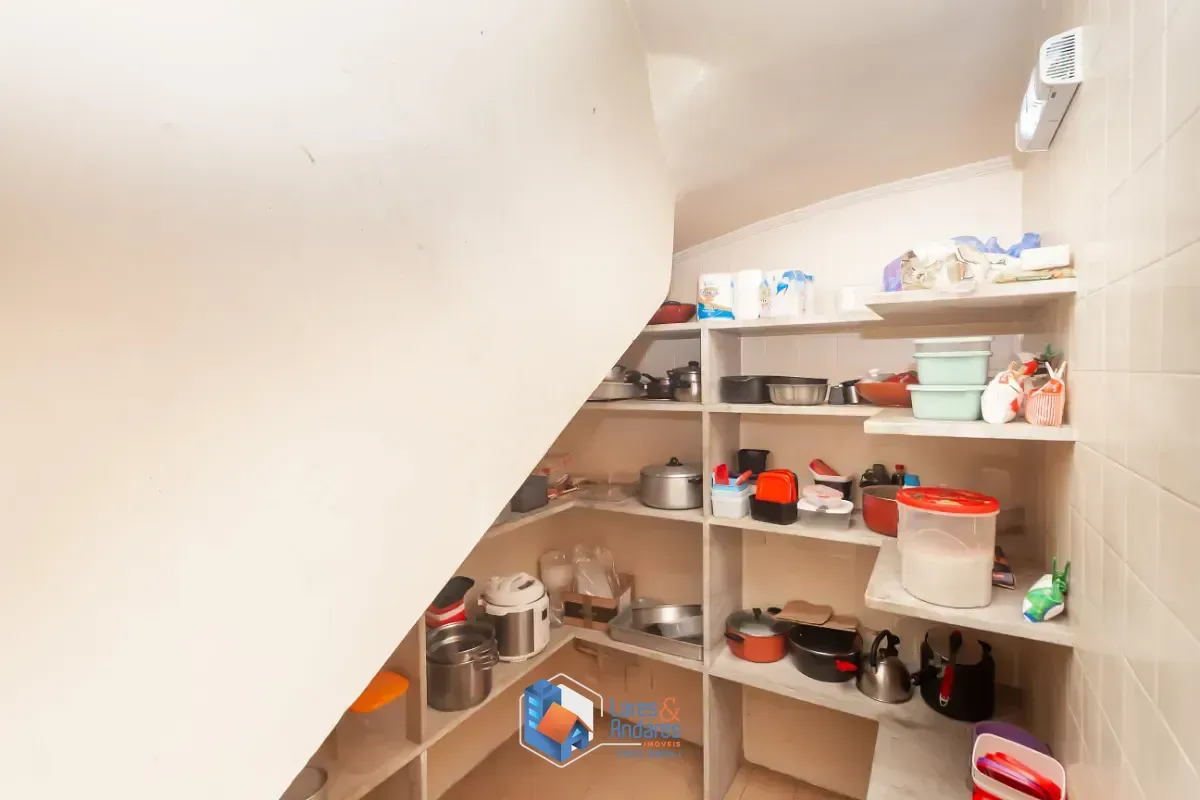 Imagem Sobrado para venda em Vila Ida com 4 quartos, sendo 4 suítes, 426m²