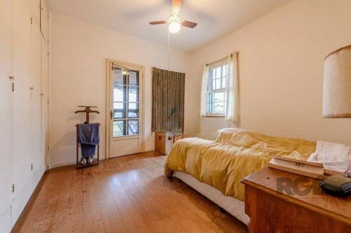 Imagem Casa com 3 dormitórios, 153 m² no bairro Vila Conceição, zona sul de Porto Alegre/RS.