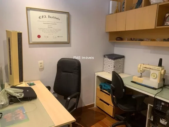 Imagem Apartamento em Moema, São Paulo-SP: 4 quartos, 4 suítes, 6 banheiros, 4 vagas, 358m². Venha conferir!