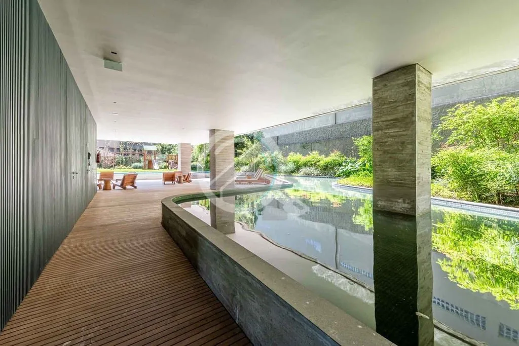 Imagem Com uma vista privilegiada de 317m² para toda a cidade, este apartamento no bairro Petrópolis ofer...