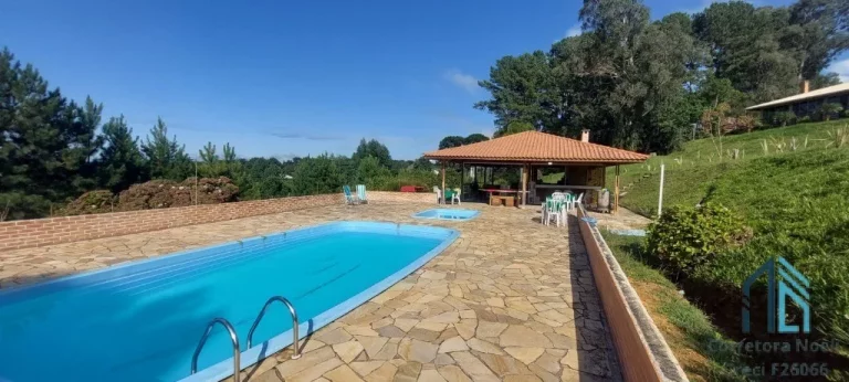 Imagem Chácara/Pousada a venda, 03 casas, 07 quartos, em ótima localização em São José dos Pinhais PR
