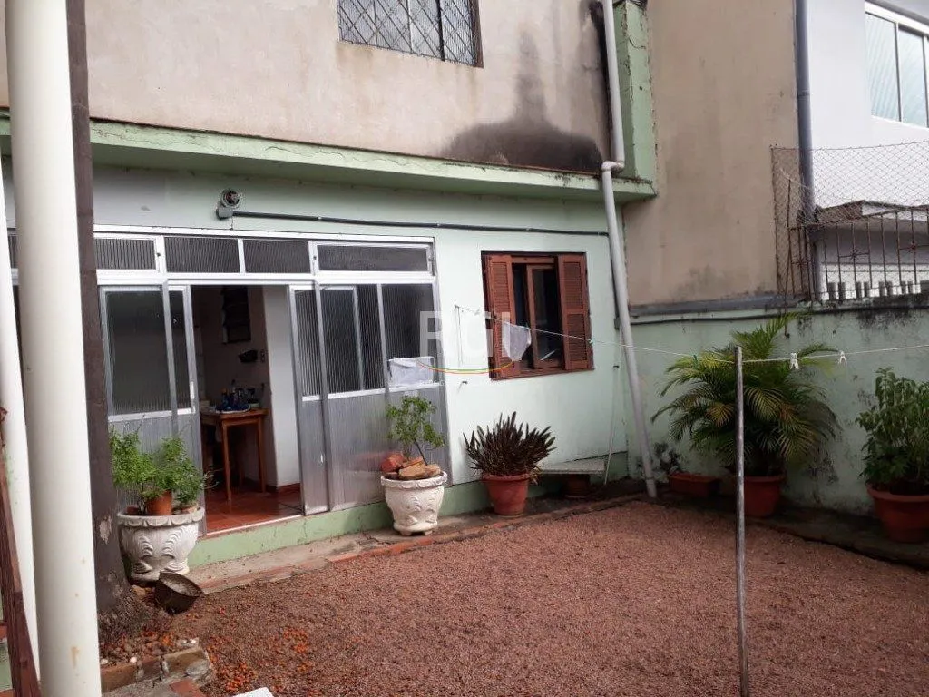 Imagem Casa para Venda - 120m², 3 dormitórios, sendo 1 suites, 3 vagas - Nonoai