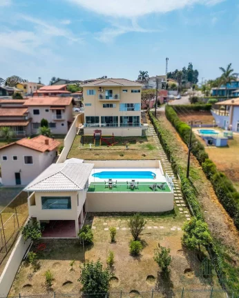 Imagem Casa de Condomínio, 3 Quartos e 5 banheiros à Venda, 176 m²