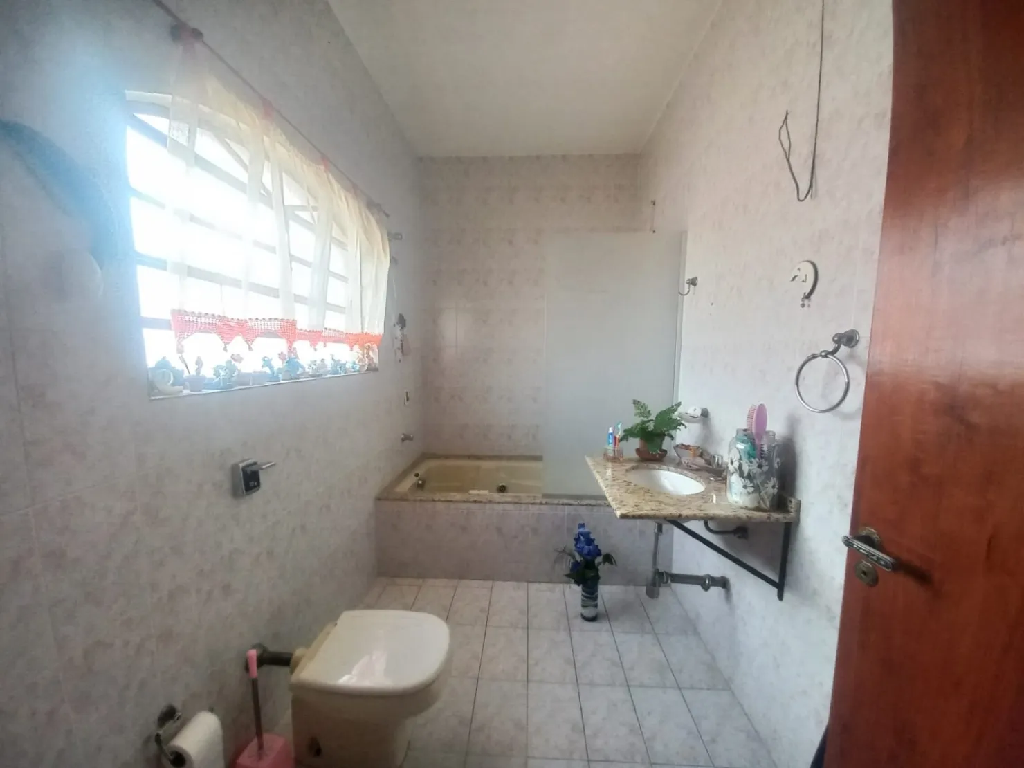 Imagem Casa à venda 3 Quartos, 1 Suite, 2 Vagas, 324M², Parque São Domingos, Pindamonhangaba - SP