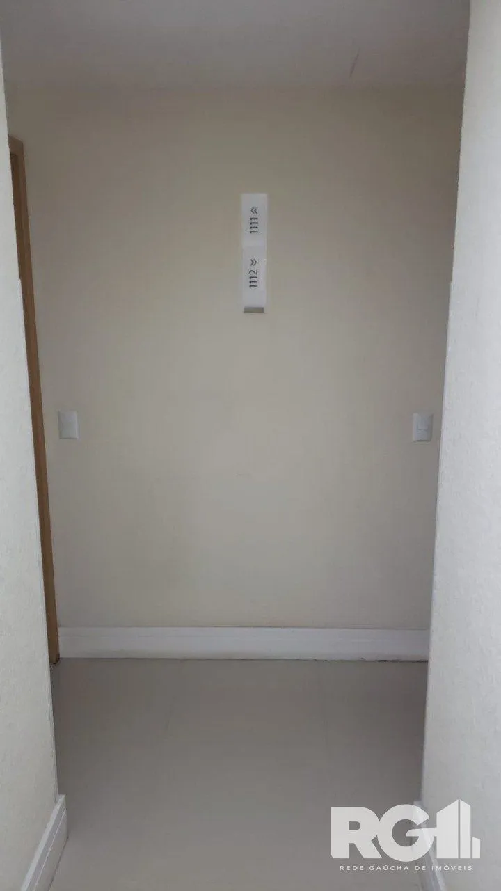 Imagem SALA COMERCIAL NA AV. GETÚLIO VARGAS.