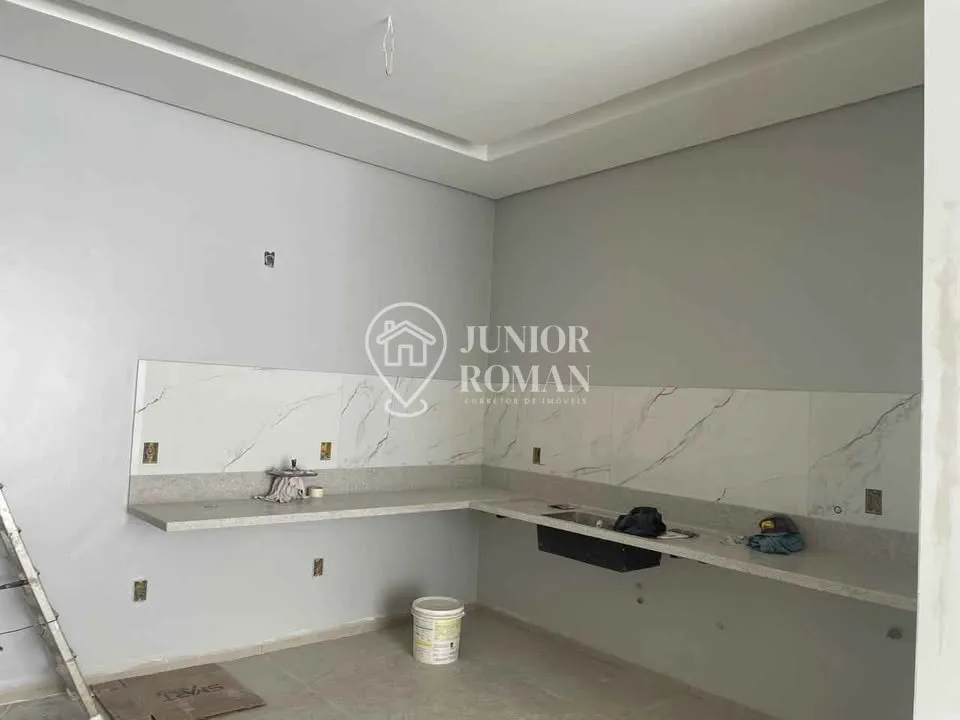 Imagem CASA ALTO PADRÃO COM 3 SUÍTES, 2 SALAS, PISCINA E GARAGEM PARA 2 CAMINHONETES - BAIRRO BANDEIRANTES - BARREIRAS/BA