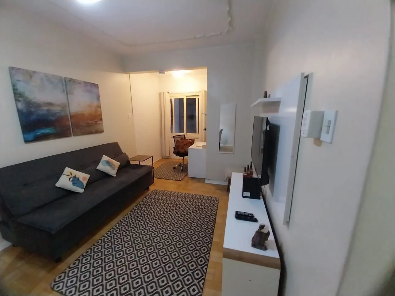 Imagem Oportunidade Excelente Apartamento 1D Mobiliado 2 piso com elevador Cidade Baixa.