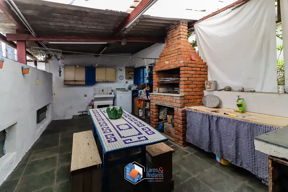Imagem Casa para venda em Vila Mangalot com 2 quartos, sendo 1 suíte, 250m²