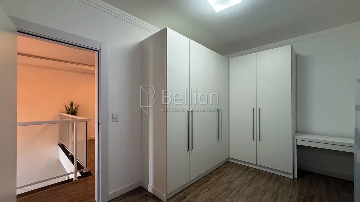 Imagem Sobrado com suíte e closet no bairro Quintino em Timbó