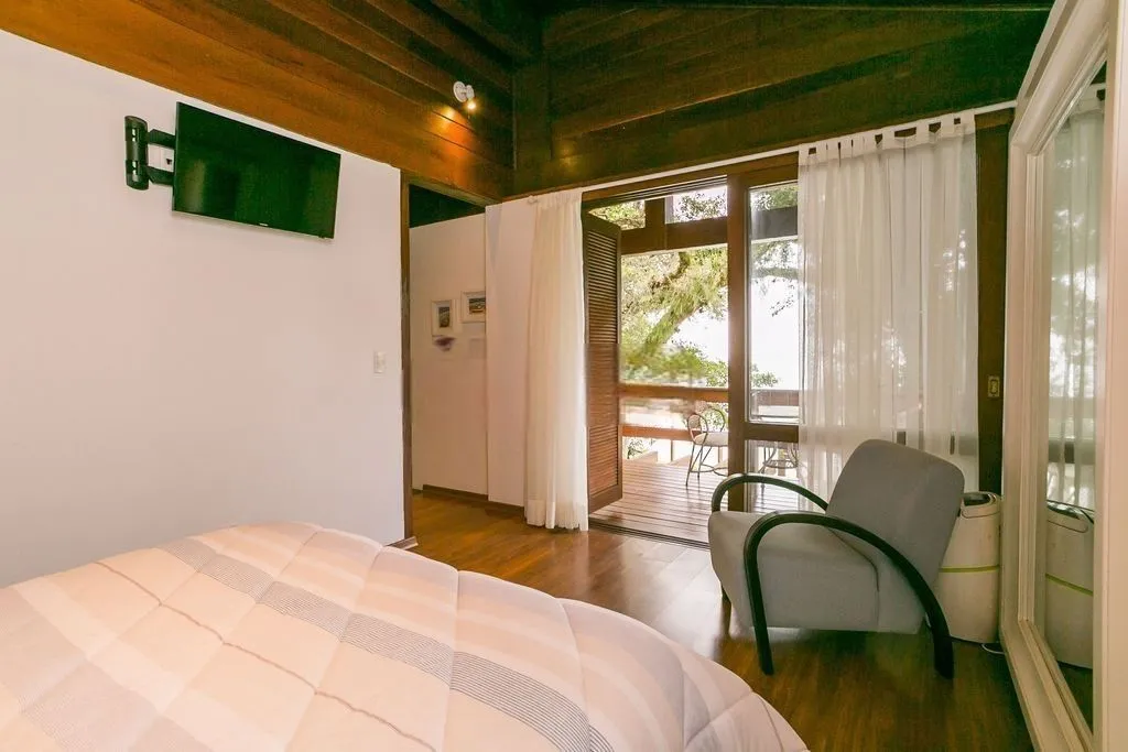 Imagem Casa no bairro Ponta Grossa com suíte presidencial