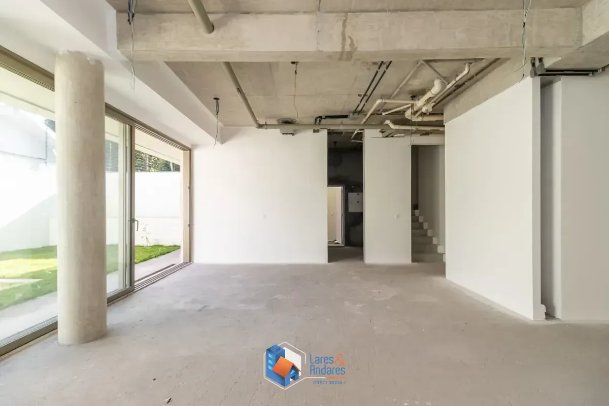 Imagem Casa no condomínio CONDOMÍNIO KINÁ ALTO DE PINHEIROS para venda com 4 quartos, sendo 4 suítes, 584m²