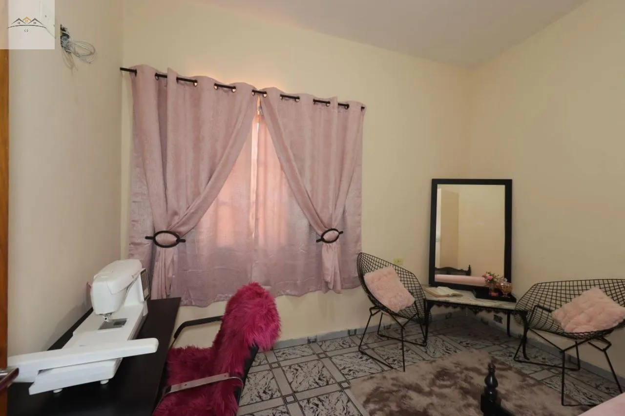 Imagem Sobrado à venda na V. Pires, Santo André 5 dorm. 2 suítes 5 vgs 280m²