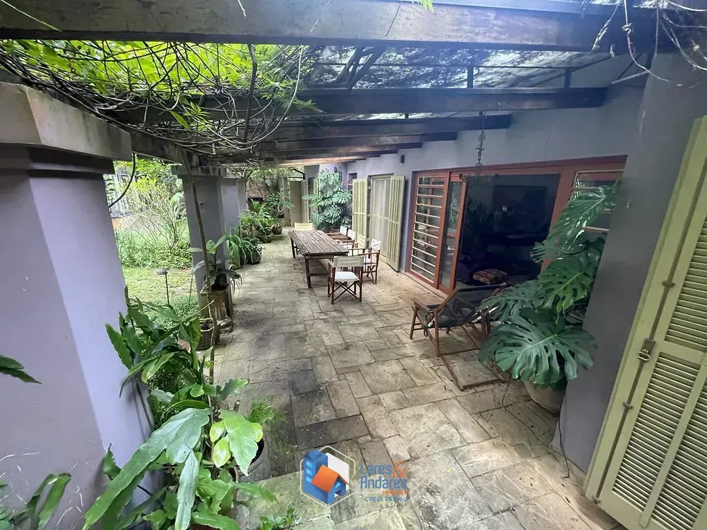 Imagem Casa para venda em Real Parque com 2 quartos, sendo 2 suítes, 293m²