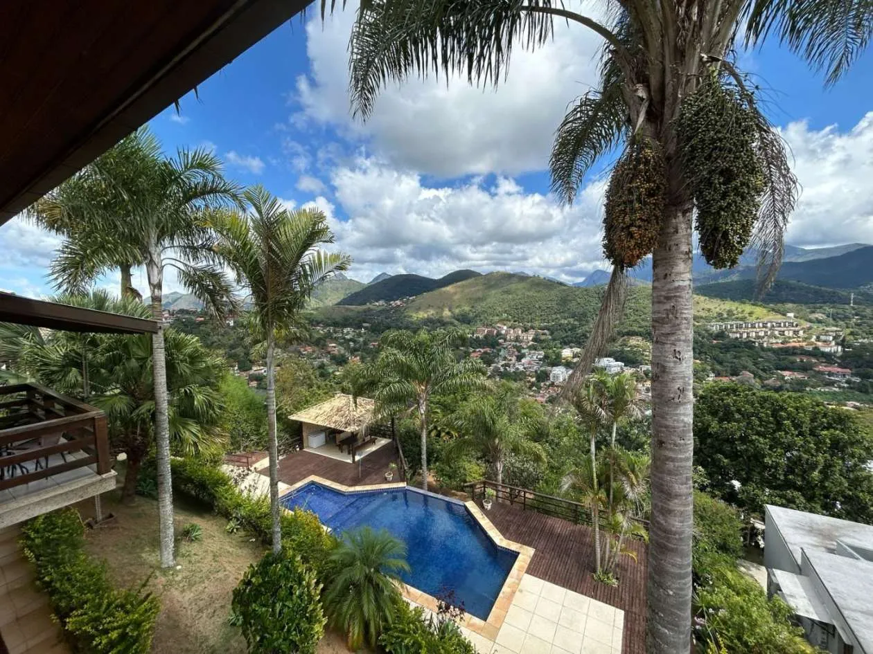 Imagem Casa em Condomínio para Venda em Petrópolis / RJ no bairro Nogueira