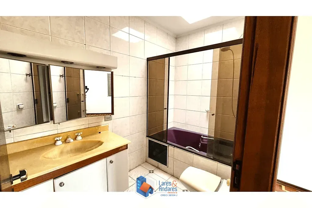 Imagem Casa à venda 4 Quartos 2 Suites 2 Vagas 218M² Mirandópolis São Paulo - SP