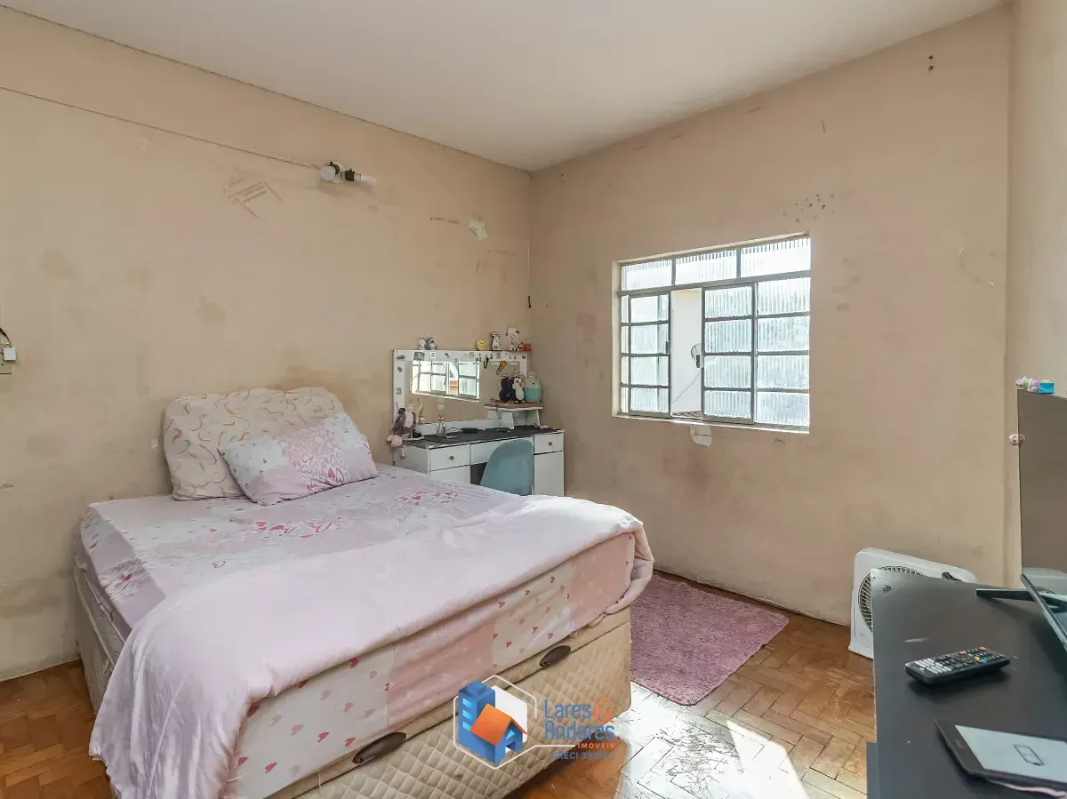 Imagem Sobrado para venda em Lapa com 5 quartos, 160m²