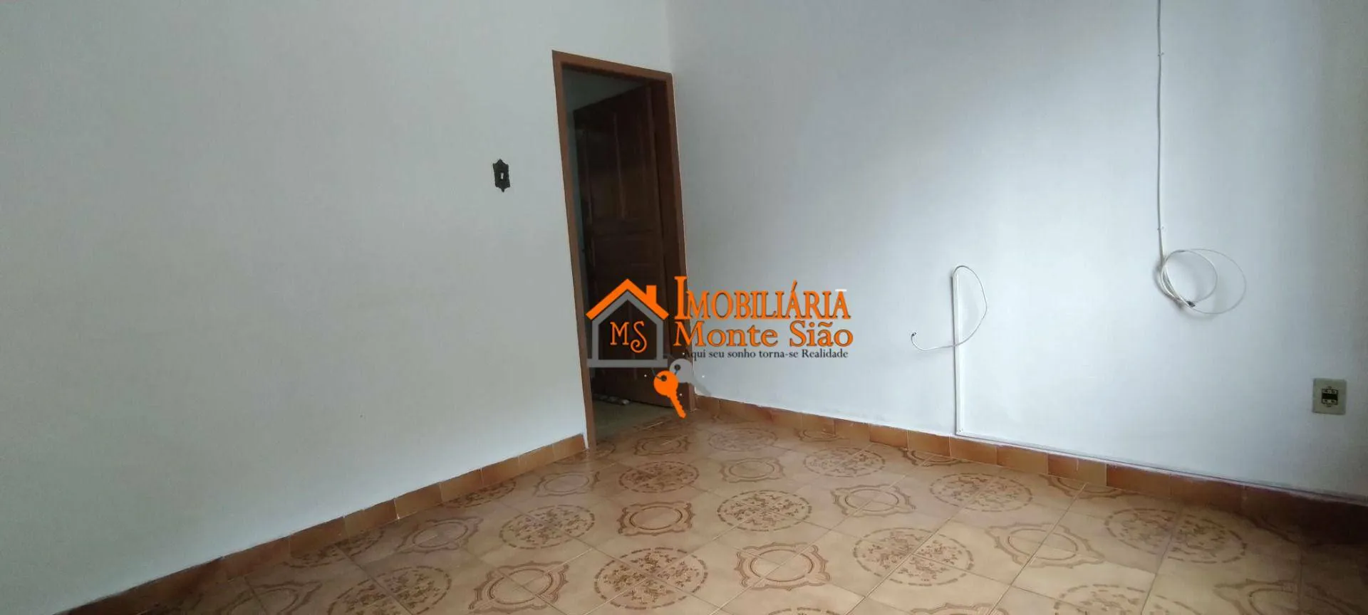Imagem Casa térrea a venda com 125m² de terreno no Av. Barber Greene - Jardim Santa Clara