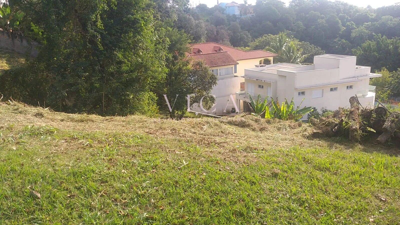 Foto do imóvel Terreno a venda com 611m² por R$ 450.000,00 - em Santana de Parnaíba/SP