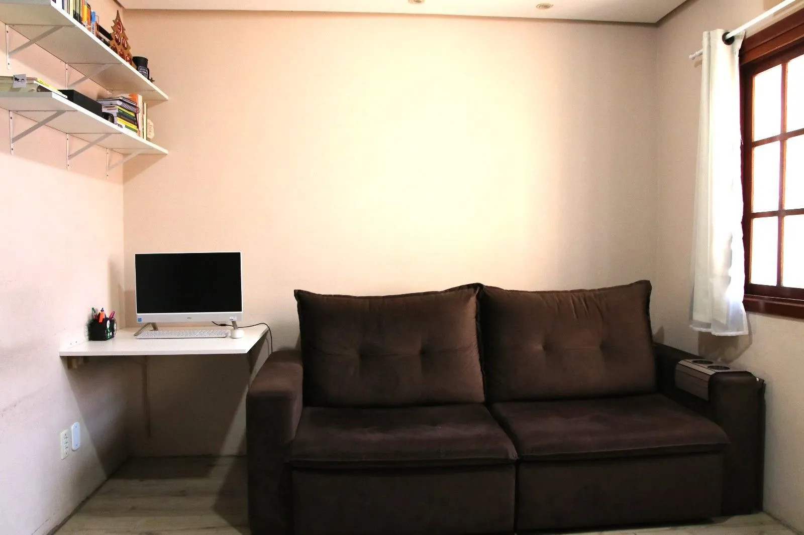 Imagem Casa sobrado na Hípica de 2 dormitórios e 2 vagas
