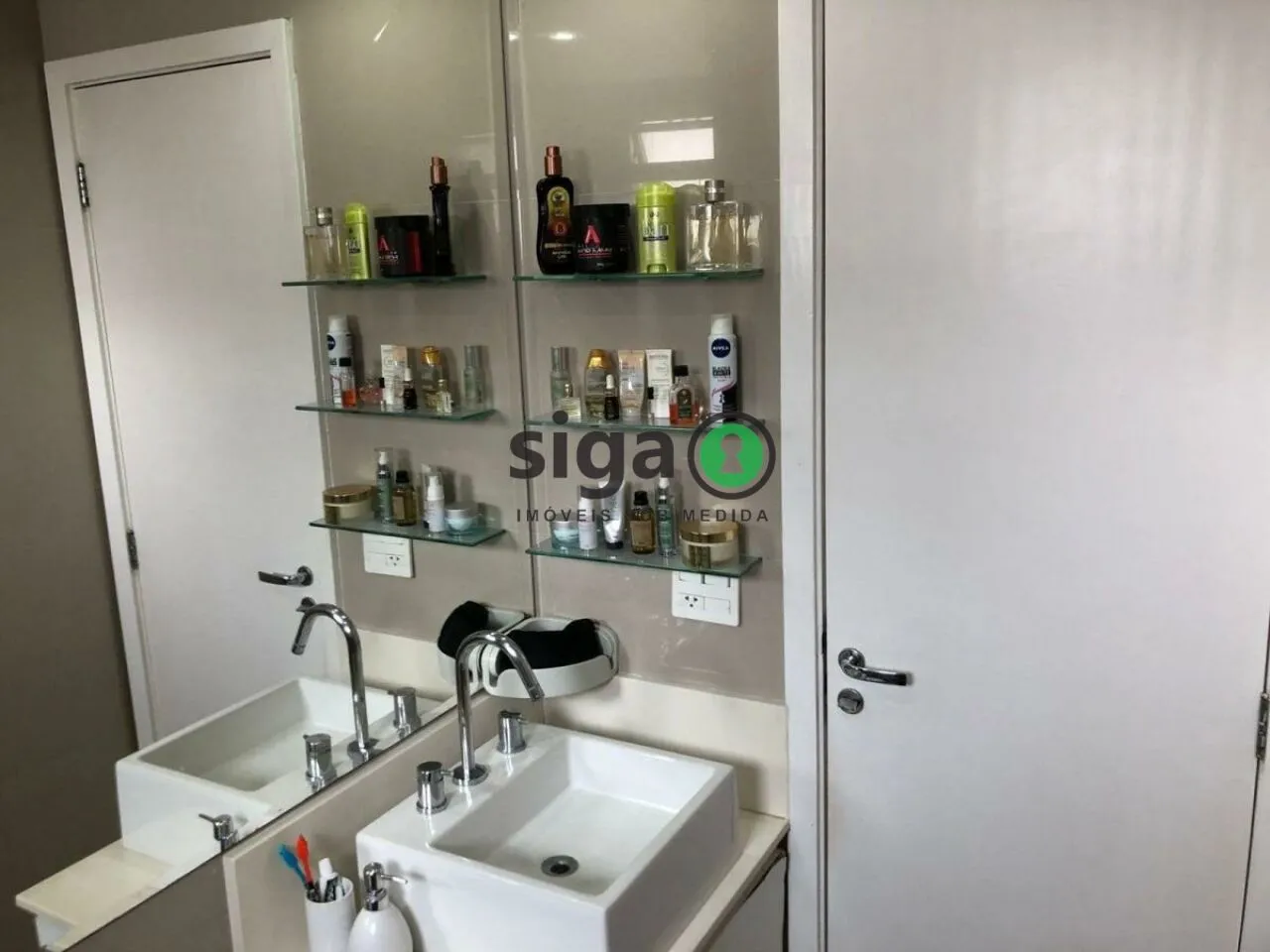 Imagem Apartamento com 3 quartos, 1 escritório e 2 vagas à venda no Panamby