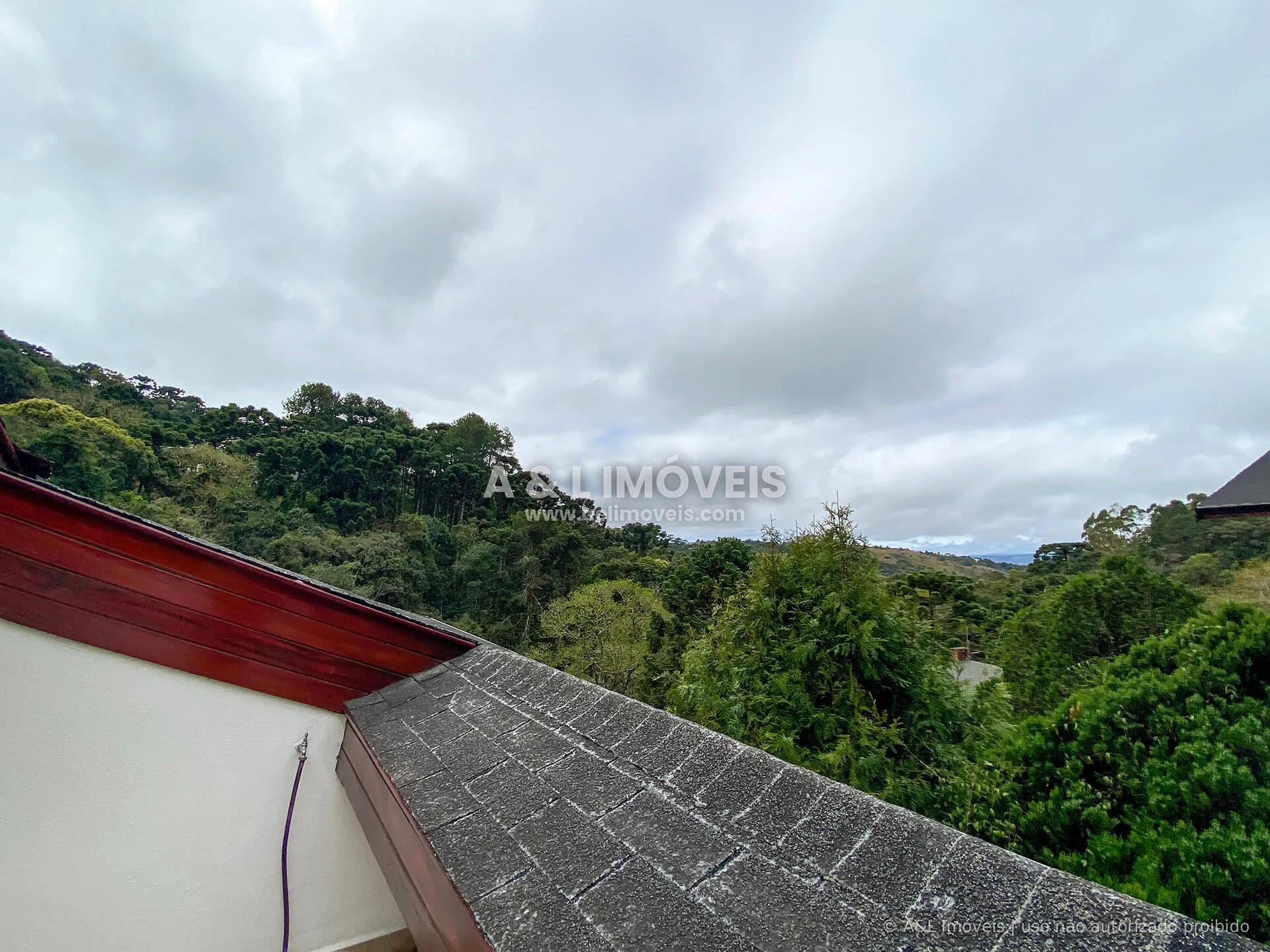Imagem Cobertura | 156,49 m² | 2 Suítes | Vista e Lareira | Campos do Jordão