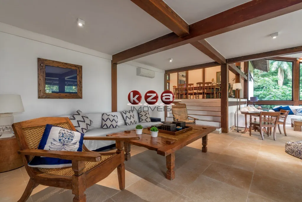 Imagem Casa de Luxo em Condomínio à Venda em Iporanga - Guarujá-SP: 7 Quartos, 7 Suítes, 3 Salas, 8 Banheiros, 4 Vagas, 338m².