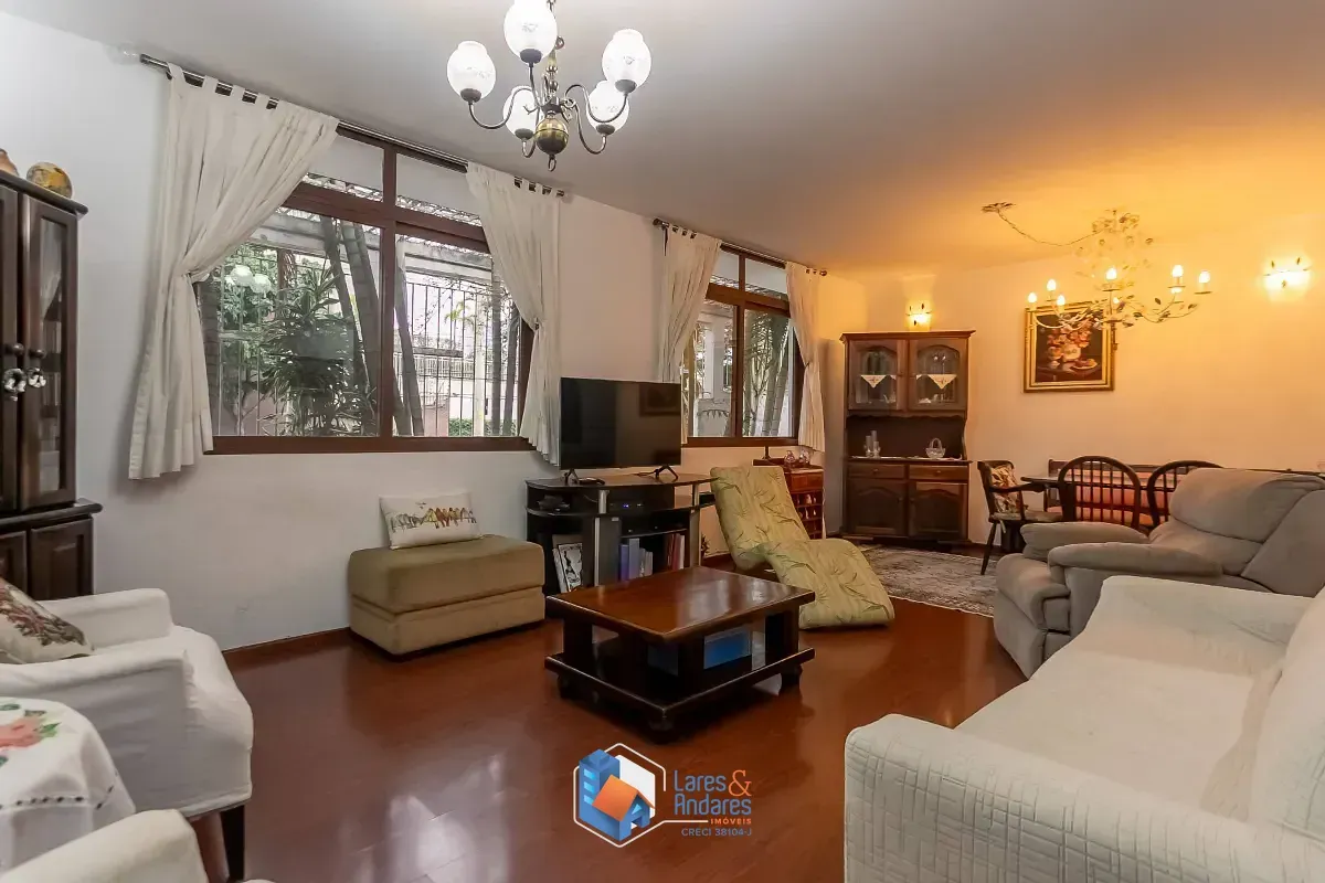 Foto do imóvel Casa para venda em Vila Cordeiro com 3 quartos, sendo 2 suítes, 194m² em Rua Nicolau Barreto