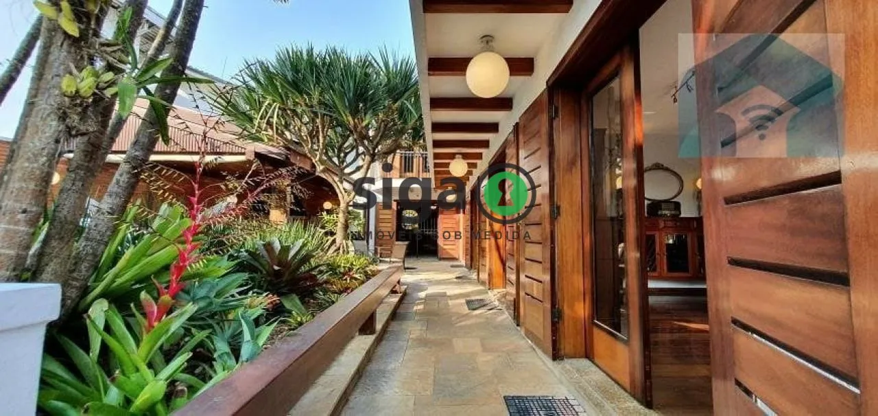 Imagem CASA À VENDA NO MORUMBI COM 5 SUÍTES, PISCINA E 5 VAGAS