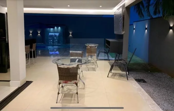 Imagem Casa de Luxo no Condomínio Villa Jardim - 4 Suítes, 3 Salas e 355 m² - Cuiabá-MT