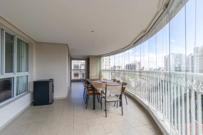 Imagem Apartamento à venda em São Paulo, Vila Sofia, com 4 quartos, 247m2