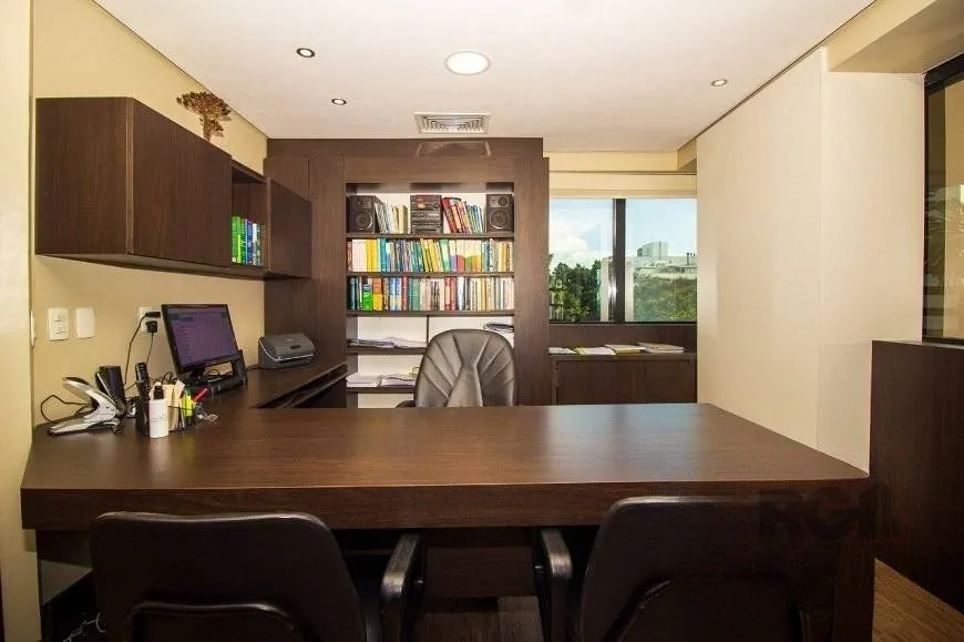 Imagem Sala Comercial 39m² - 2 módulos, recepção e 1 vaga no bairro Auxiliadora