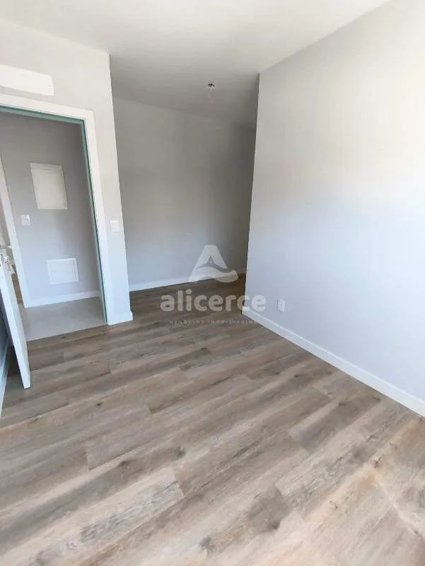 Imagem Apartamento à venda com 3 quartos 1 suíte, 87m² em Barreiros São José