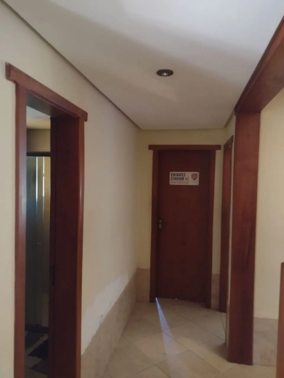 Imagem Casa para Venda - 693.6m², 5 dormitórios, sendo 3 suites, 4 vagas - Hípica