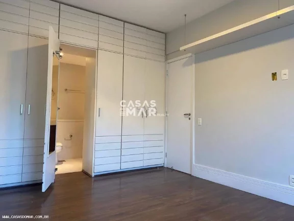 Imagem Apartamento de luxo à beira-mar no Leblon, RJ: 2 quartos, 1 suíte, 2 banheiros, 2 vagas de garagem e 84m² de pura sofisticação!