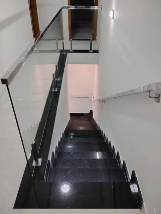 Imagem Sobrado Maravilhoso 166 m² 4 Dormitorios sendo 3 Suites 4 Vagas de Gargens