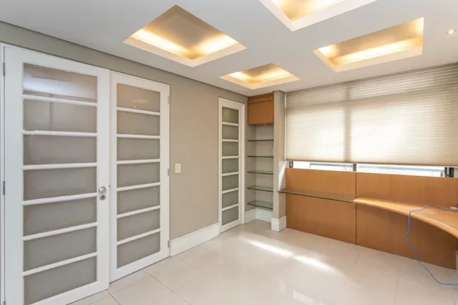 Imagem Sala para venda no bairro Moinhos de Vento em Porto Alegre