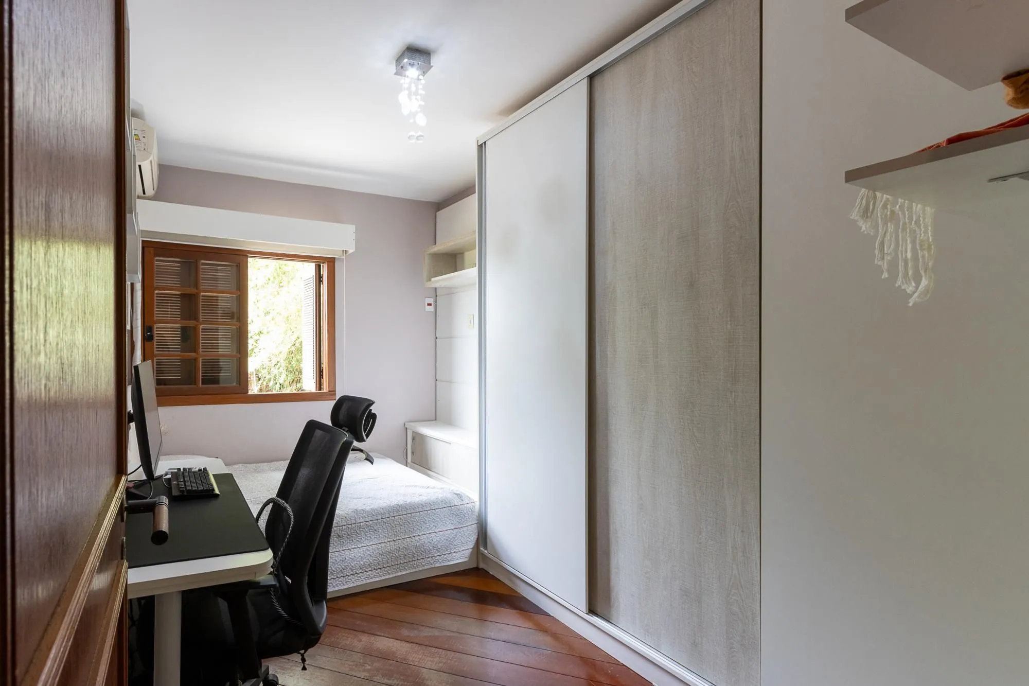 Imagem Casa Condominio para Venda - 175m², 3 dormitórios, sendo 1 suites, 4 vagas - Tristeza