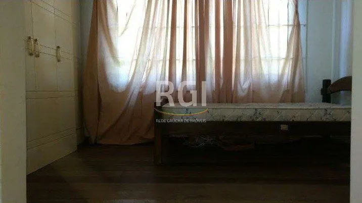 Imagem Casa para Venda - 300m², 4 dormitórios, 4 vagas - Nonoai