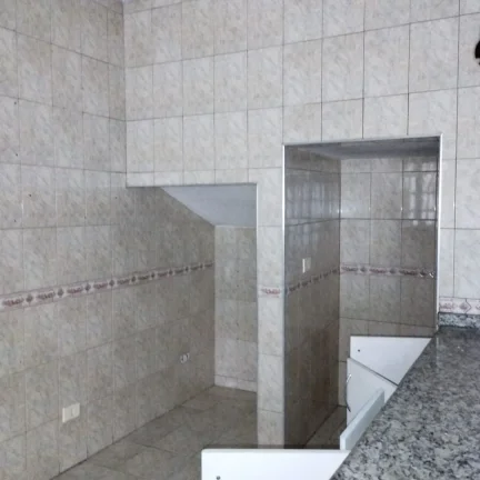 Imagem Sobrado à venda em Cotia-SP - Parque Isaac Pires: 2 quartos, 2 banheiros, 3 vagas, 100m² área. Aproveite!