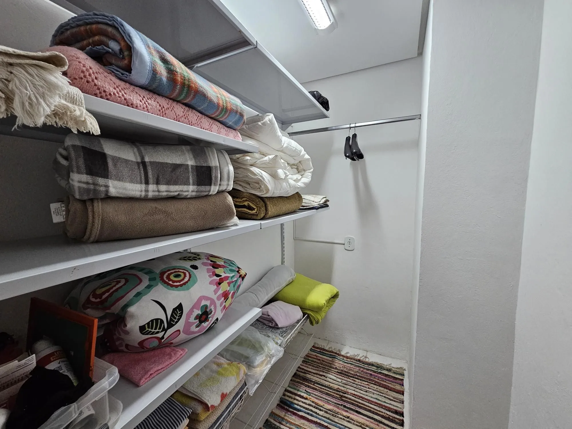 Imagem LINDA CASA NO BAIRRO GUARUJÁ - TERRENO COM 22 METROS DE FRENTE