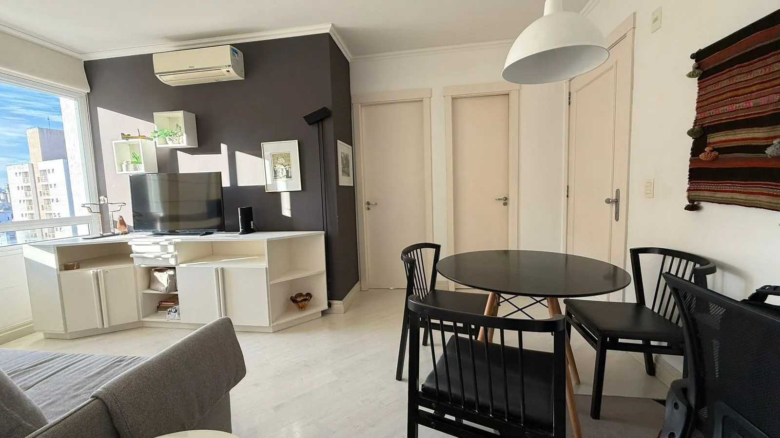 Imagem Apartamento 1 dormitório c/vaga escriturada coberta e infra completa no Rio Branco