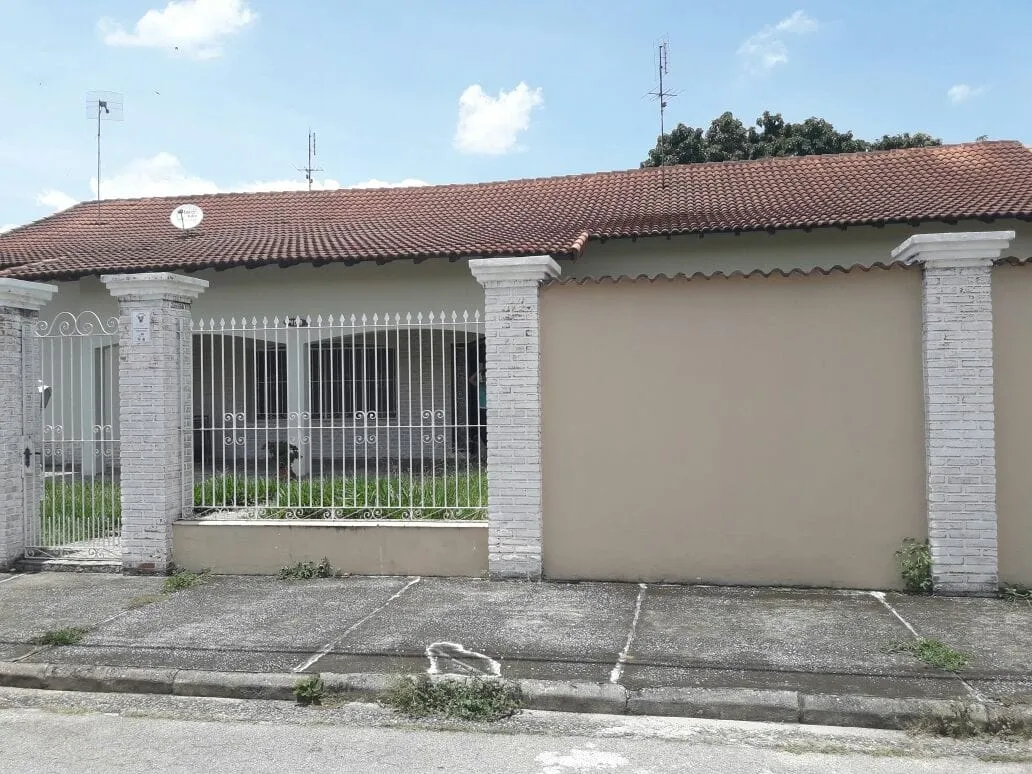 Foto do imóvel Casa à venda 4 Quartos, 1 Suite, 6 Vagas, 1350M², Jardim Residencial Doutor Lessa, Pindamonhangaba - SP