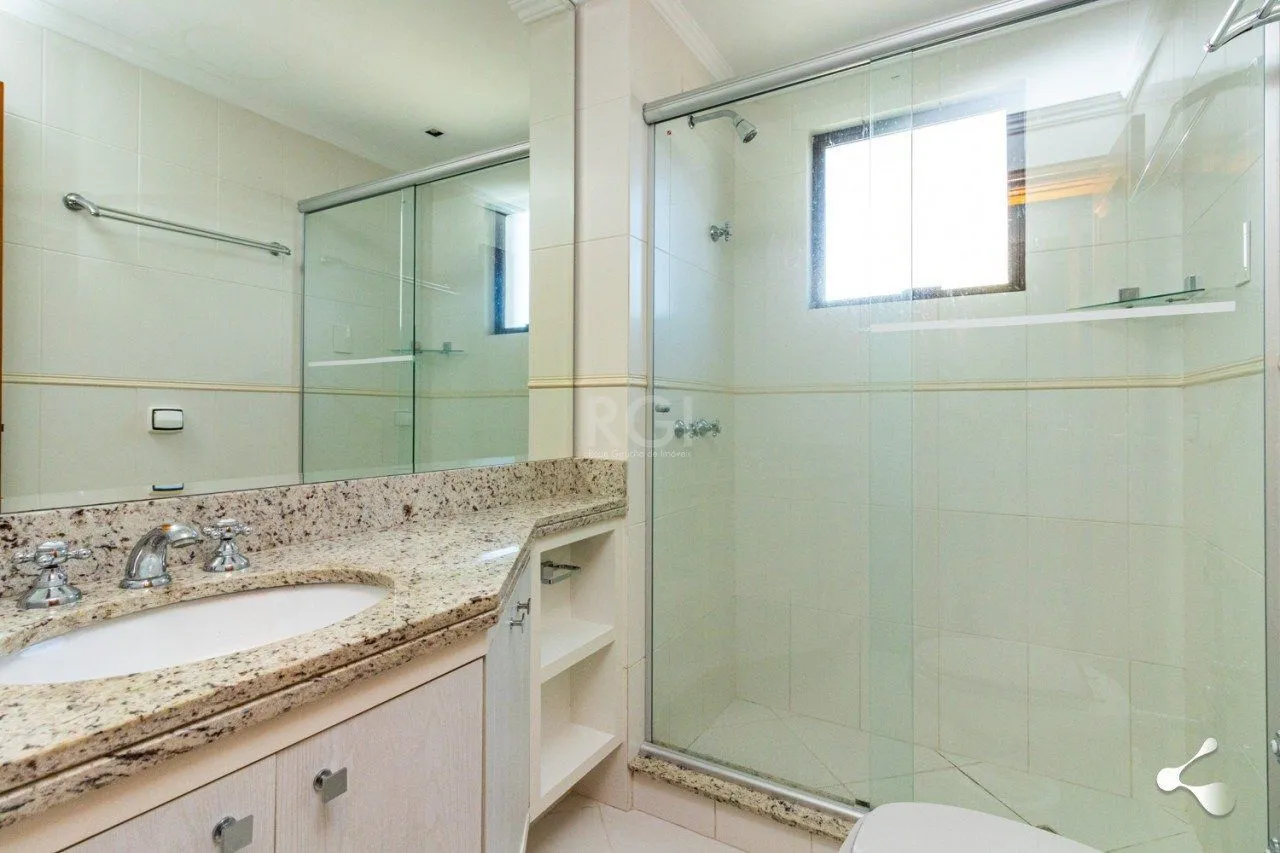 Imagem 195m churrasqueira, 3 suites, 4 vagas semimobiliado no bairro Rio Branco, Poa/RS