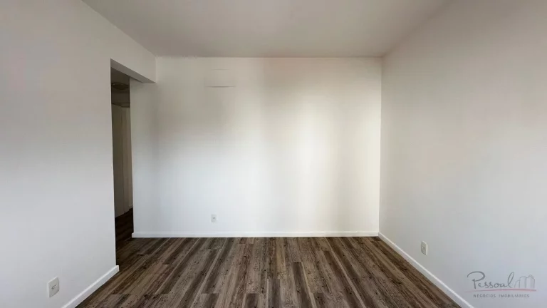 Imagem Apartamento com 93m² de área privativa, semimobiliado, 3 dormitórios (sendo 1 suíte), 1 banheiro...