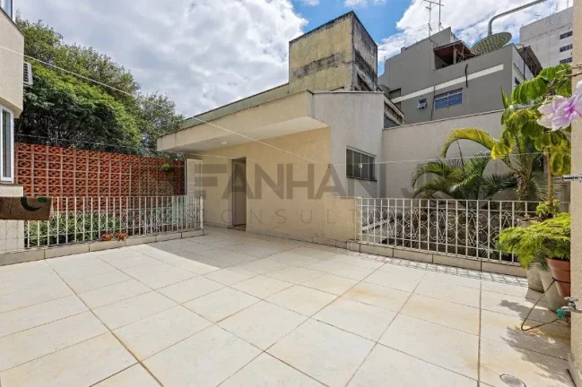 Imagem Imperdível oportunidade: Casa à venda em São Paulo-SP, Vila Romana, 4 quartos, 1 suíte, 6 salas, 6 banheiros, 2 vagas, 390m².
